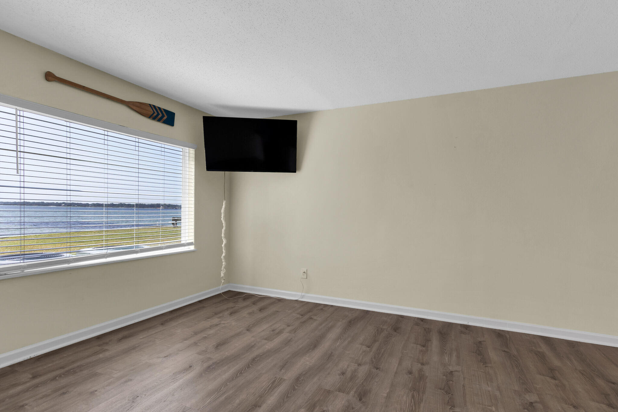 FINISTERRA CONDO - Residential Lease