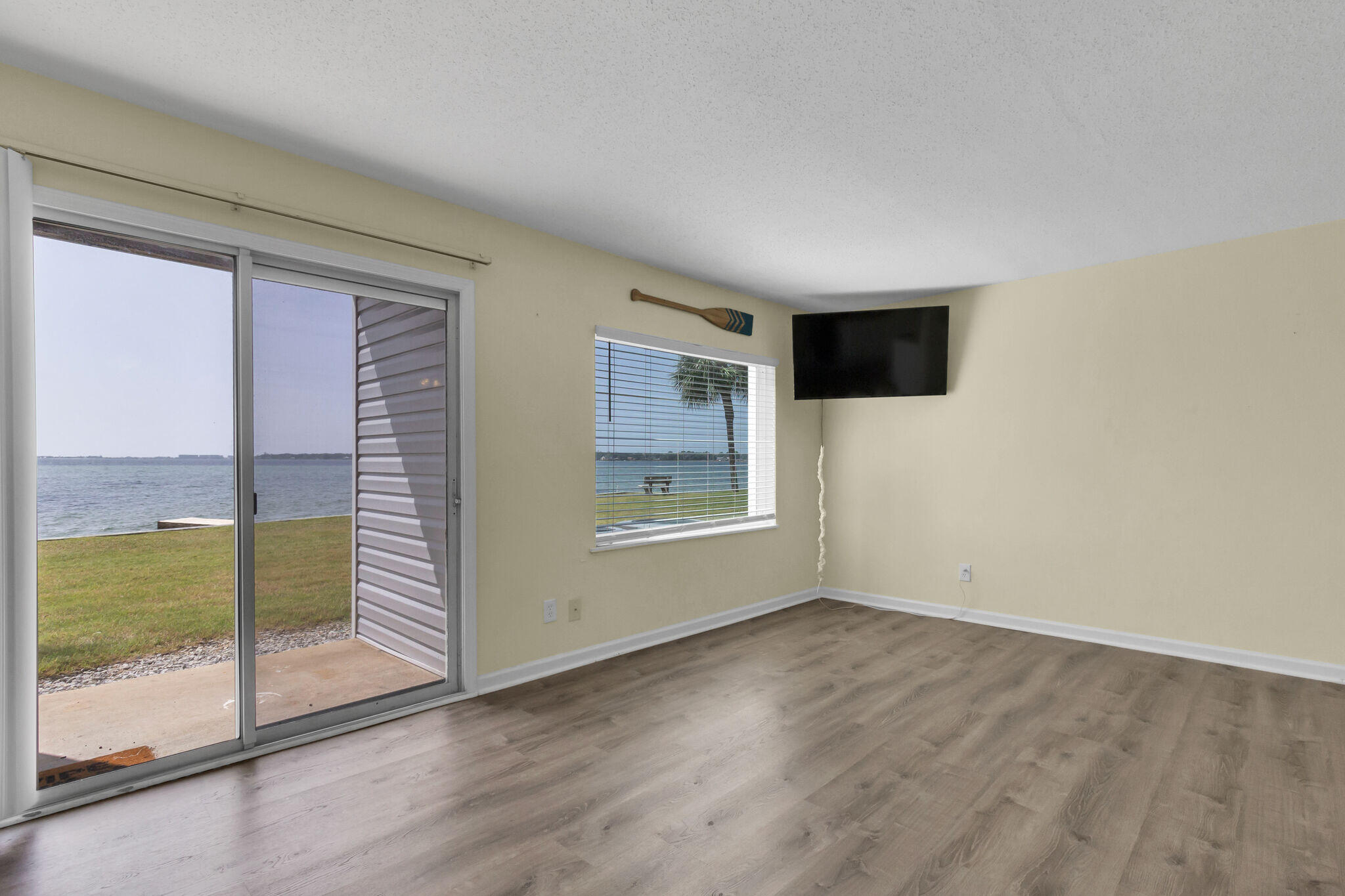 FINISTERRA CONDO - Residential Lease