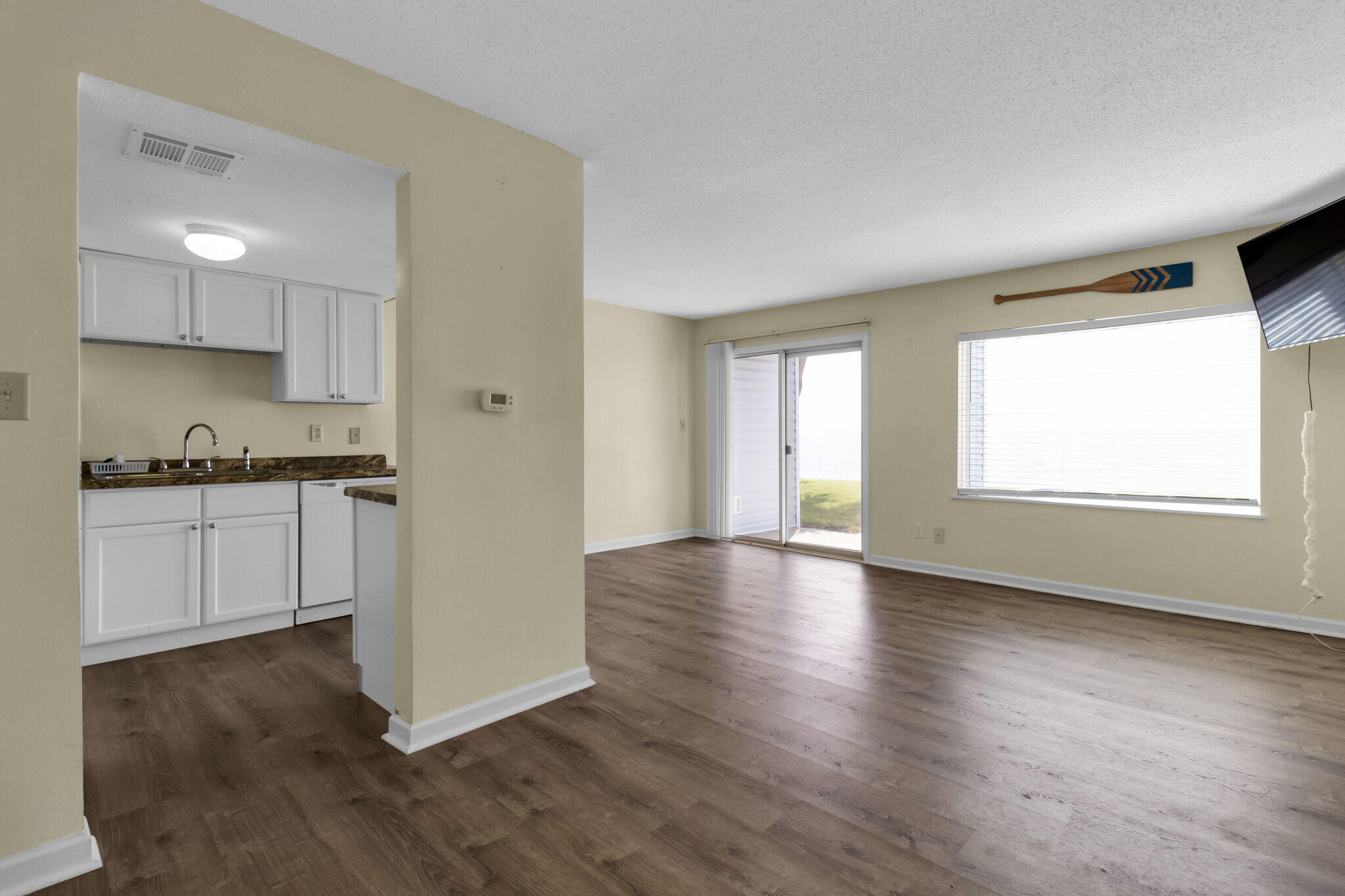 FINISTERRA CONDO - Residential Lease