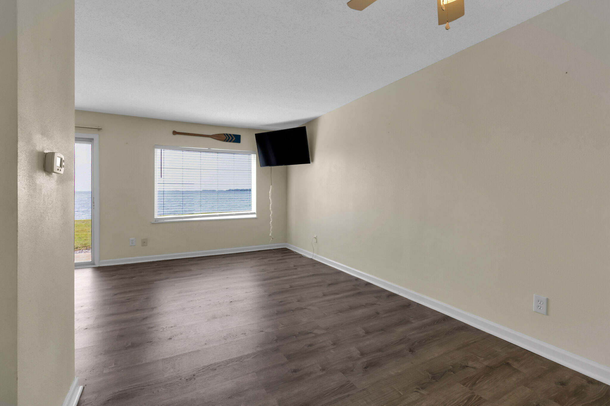 FINISTERRA CONDO - Residential Lease