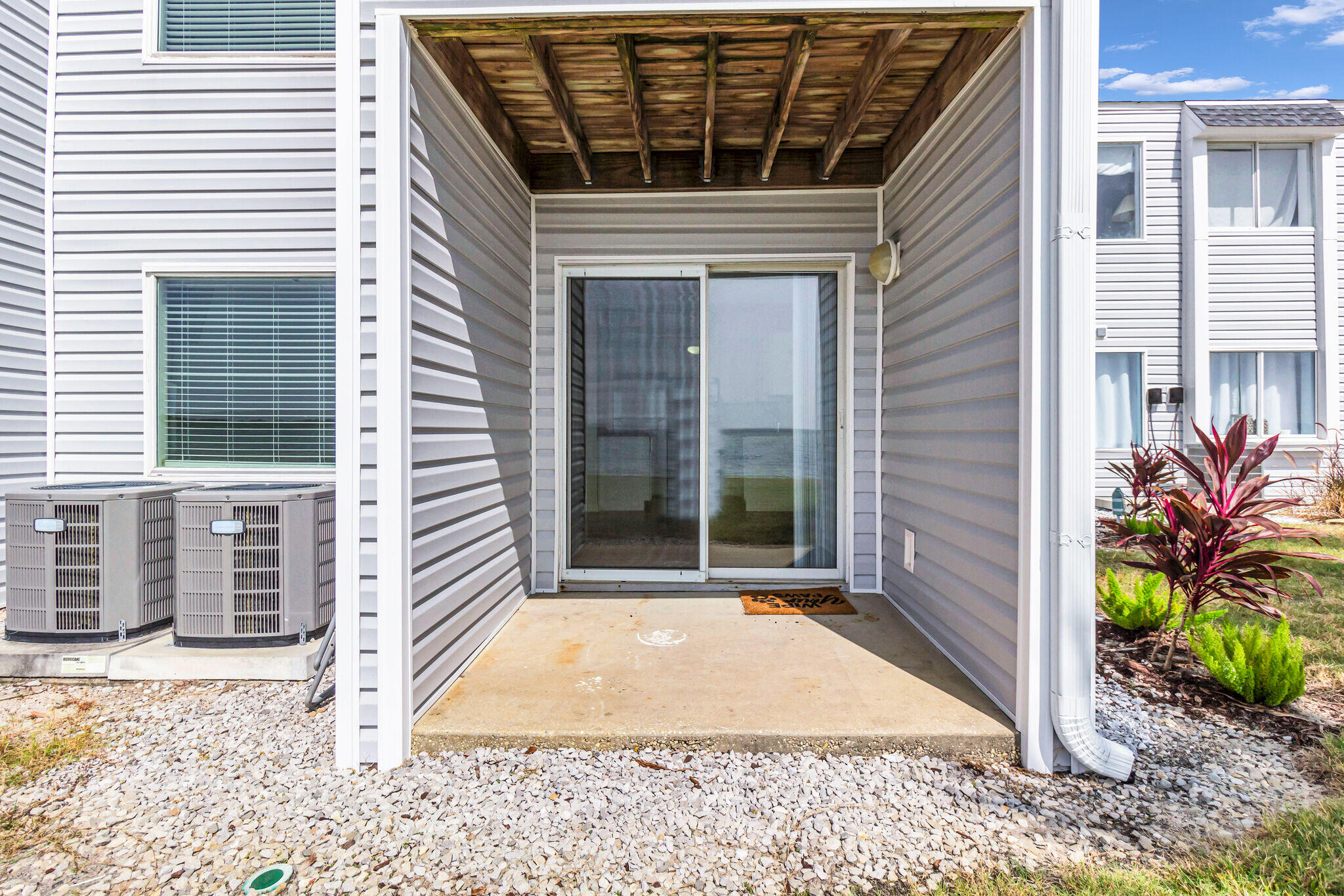 FINISTERRA CONDO - Residential Lease