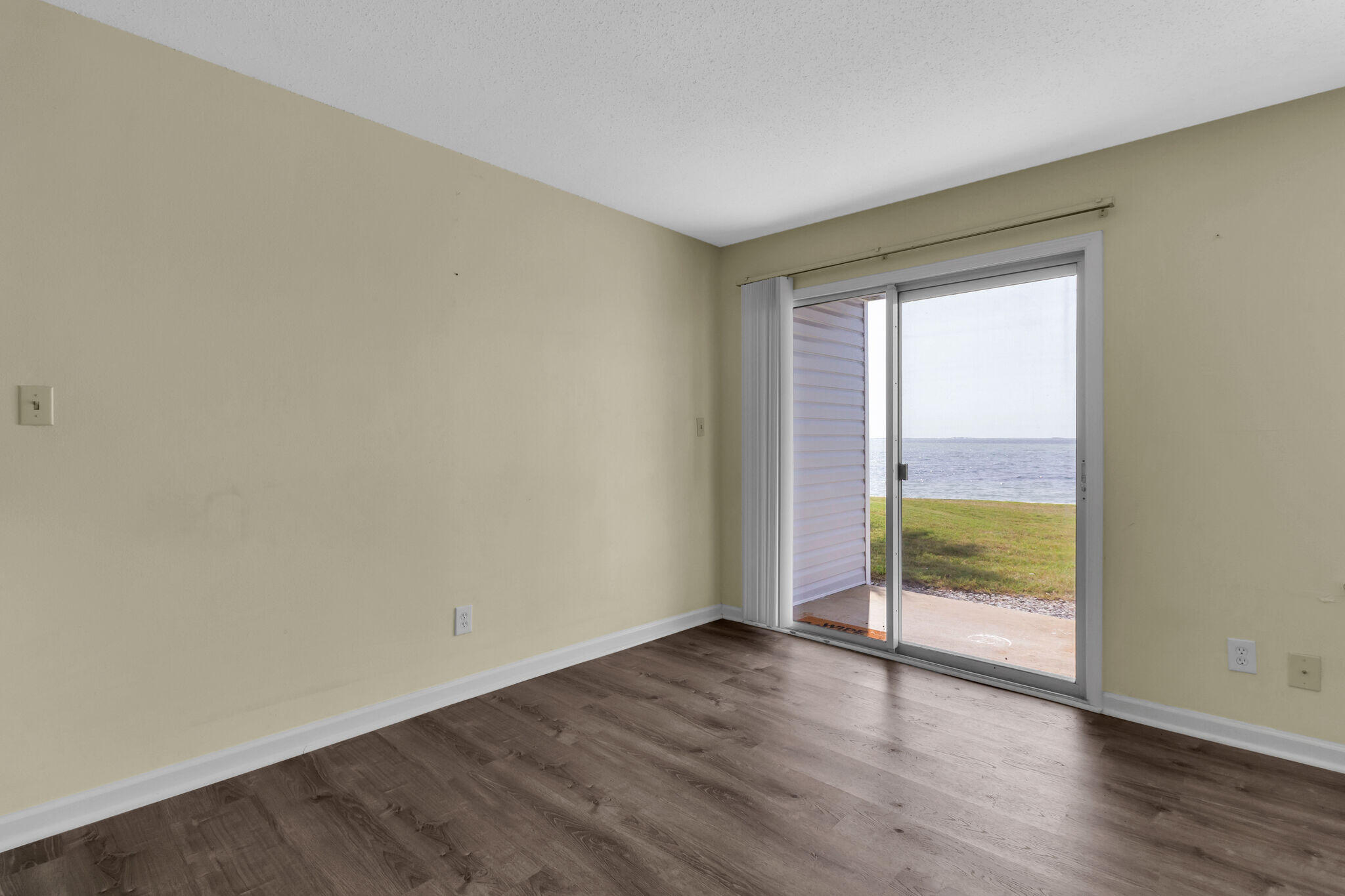 FINISTERRA CONDO - Residential Lease