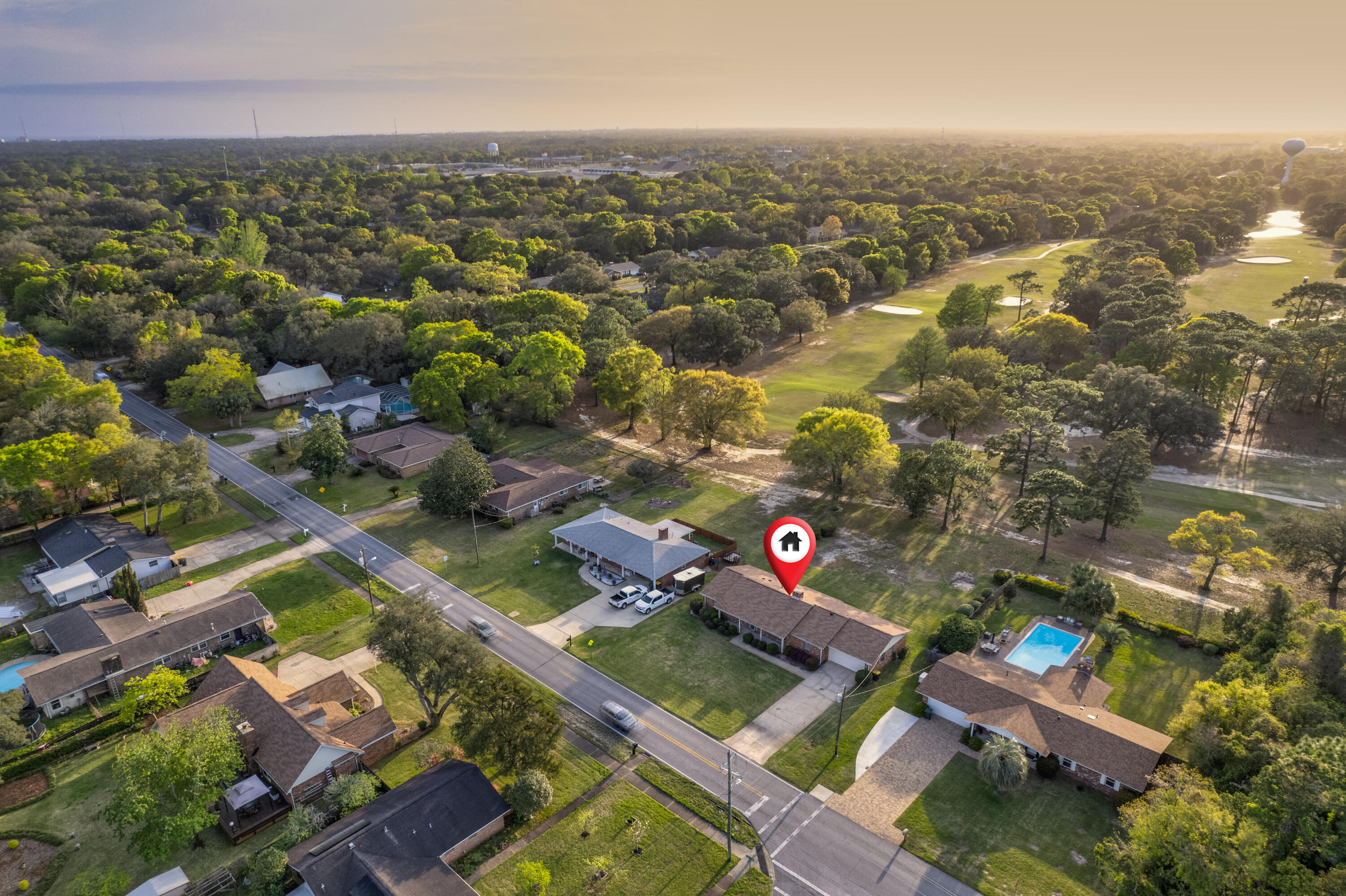 COUNTRY CLUB ESTATES - Residential