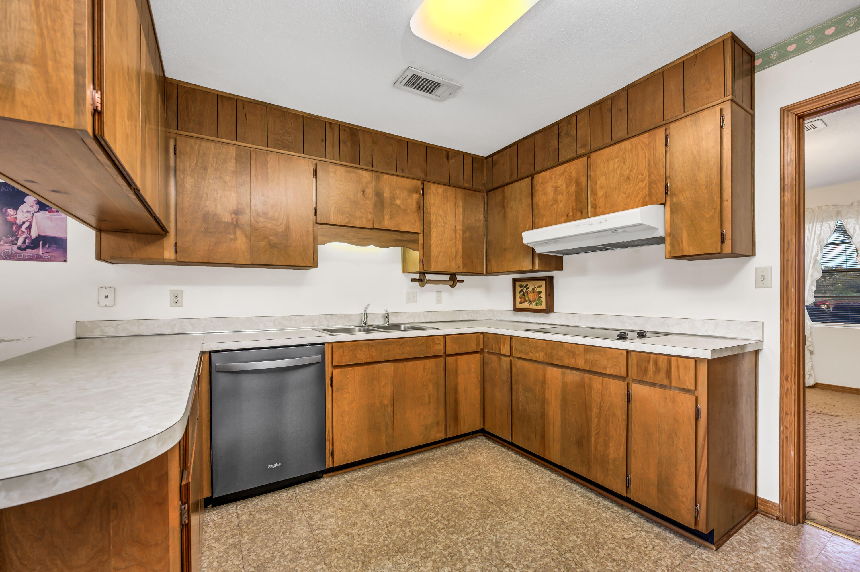 COUNTRY CLUB ESTATES - Residential