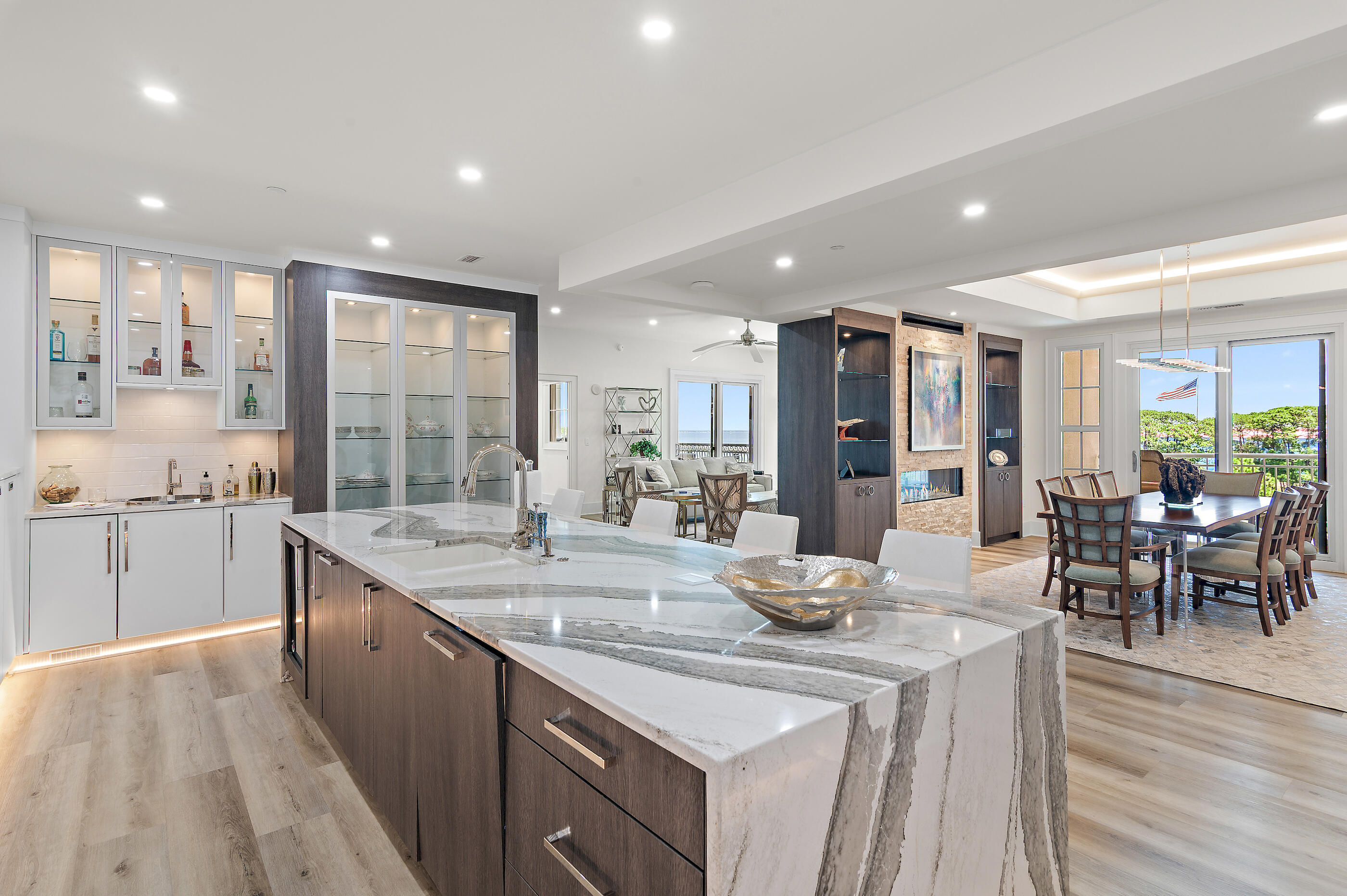 ONE WATER PLACE AT KELLY PLANTATION - Residential