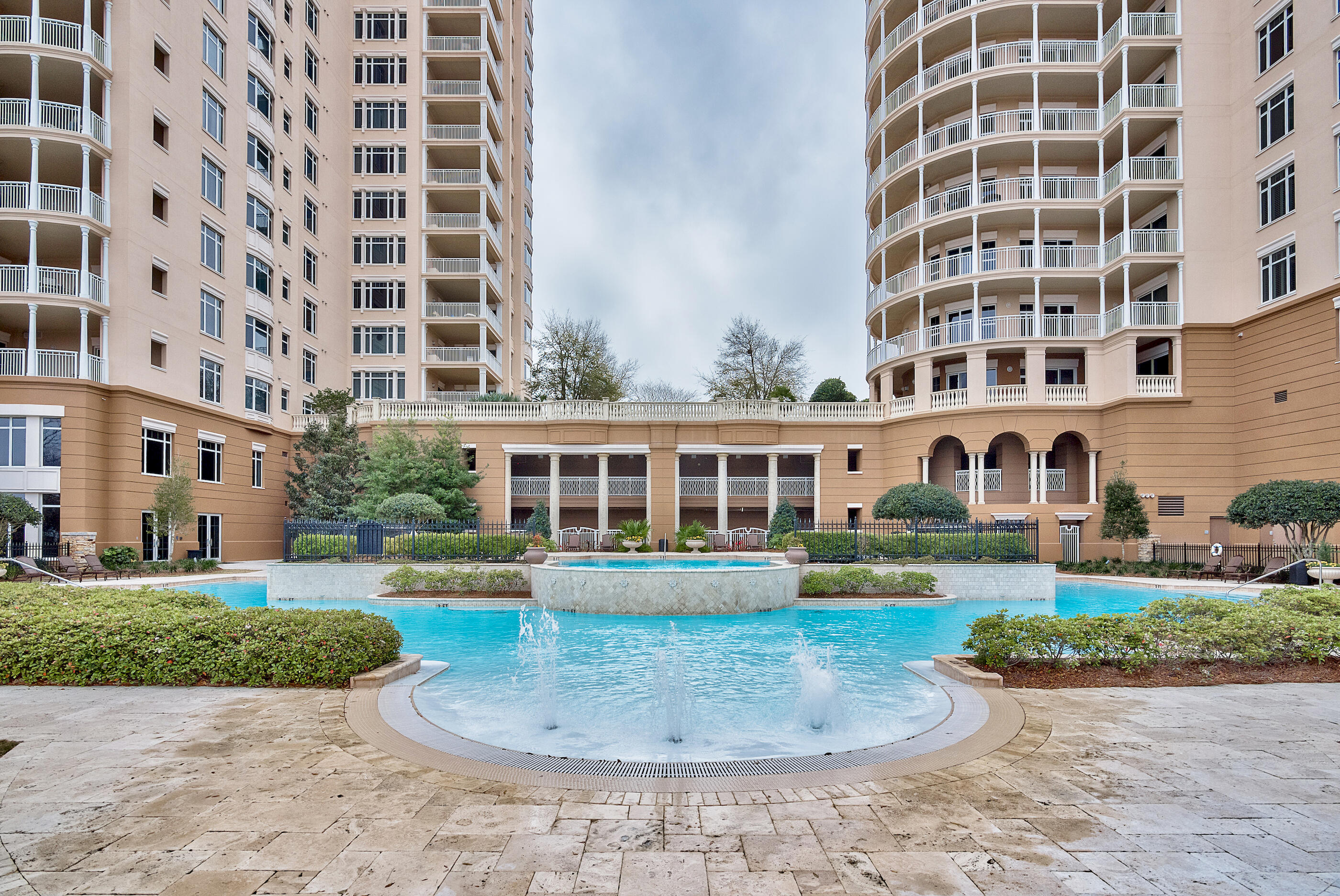 ONE WATER PLACE AT KELLY PLANTATION - Residential