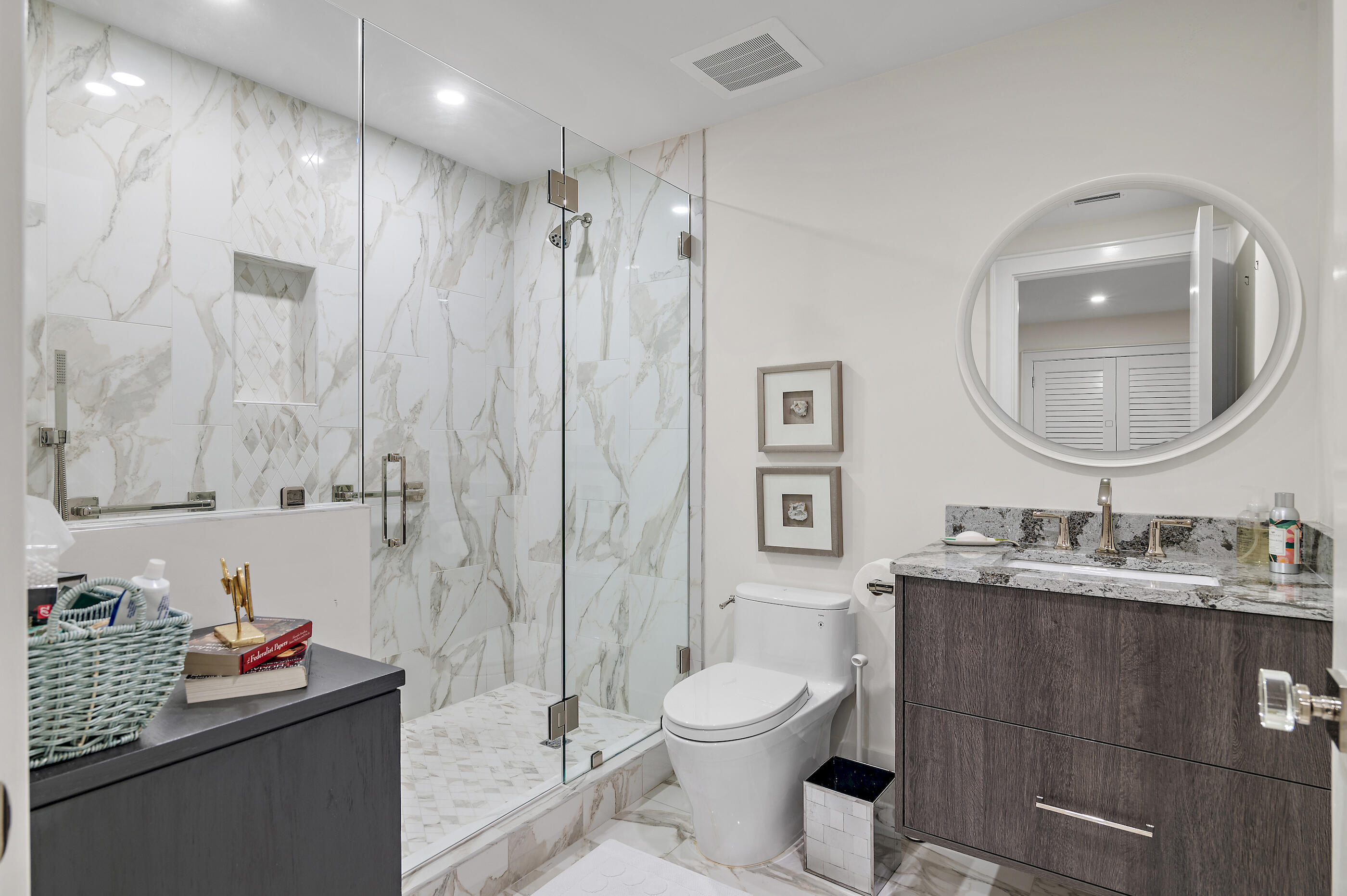 ONE WATER PLACE AT KELLY PLANTATION - Residential