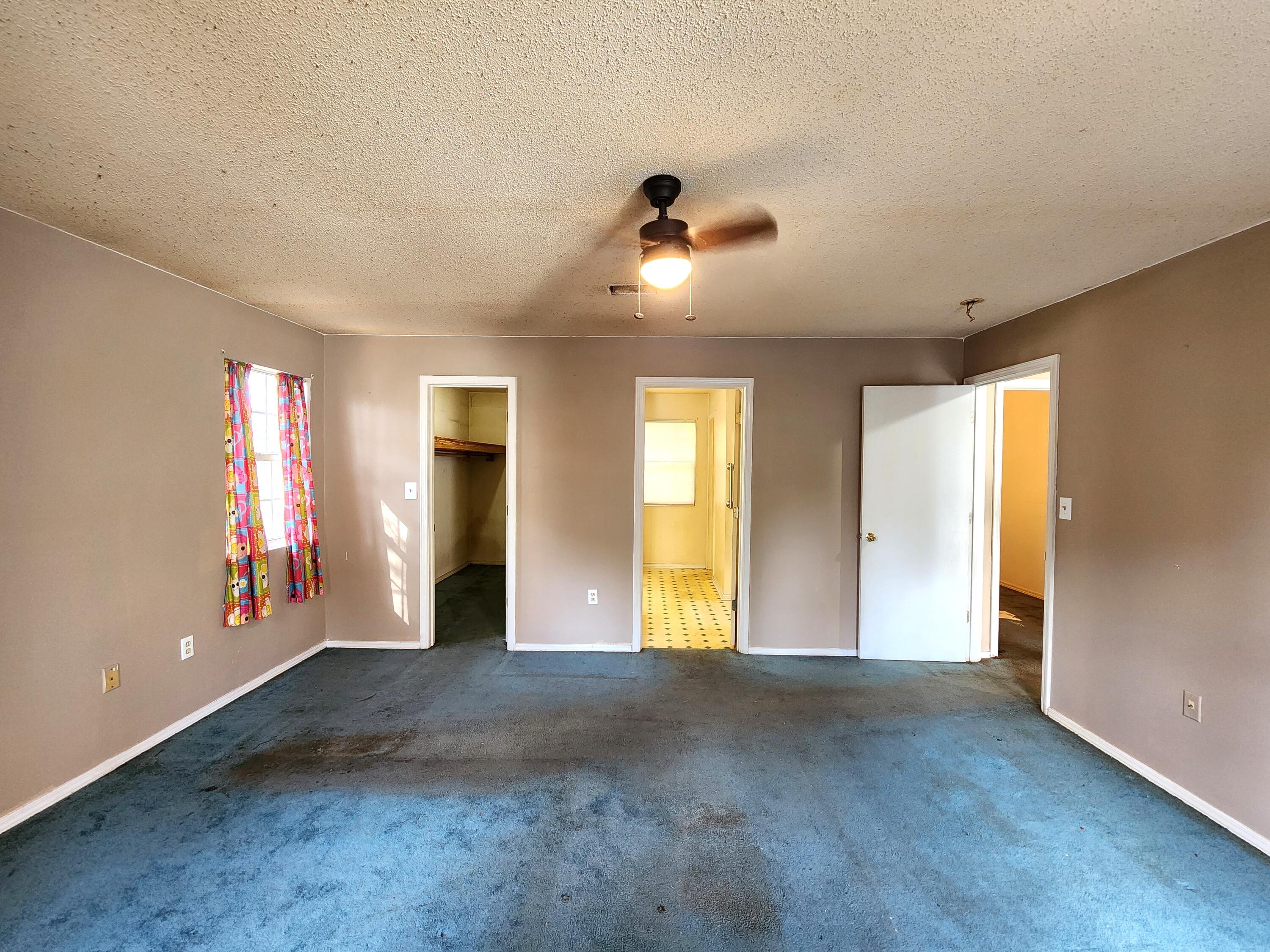 NO RECORDED SUBDIVISION - Residential