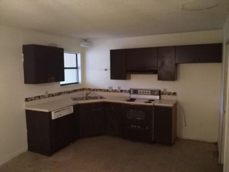 TOWNHOUSES AT THE HAMPTONS - Residential