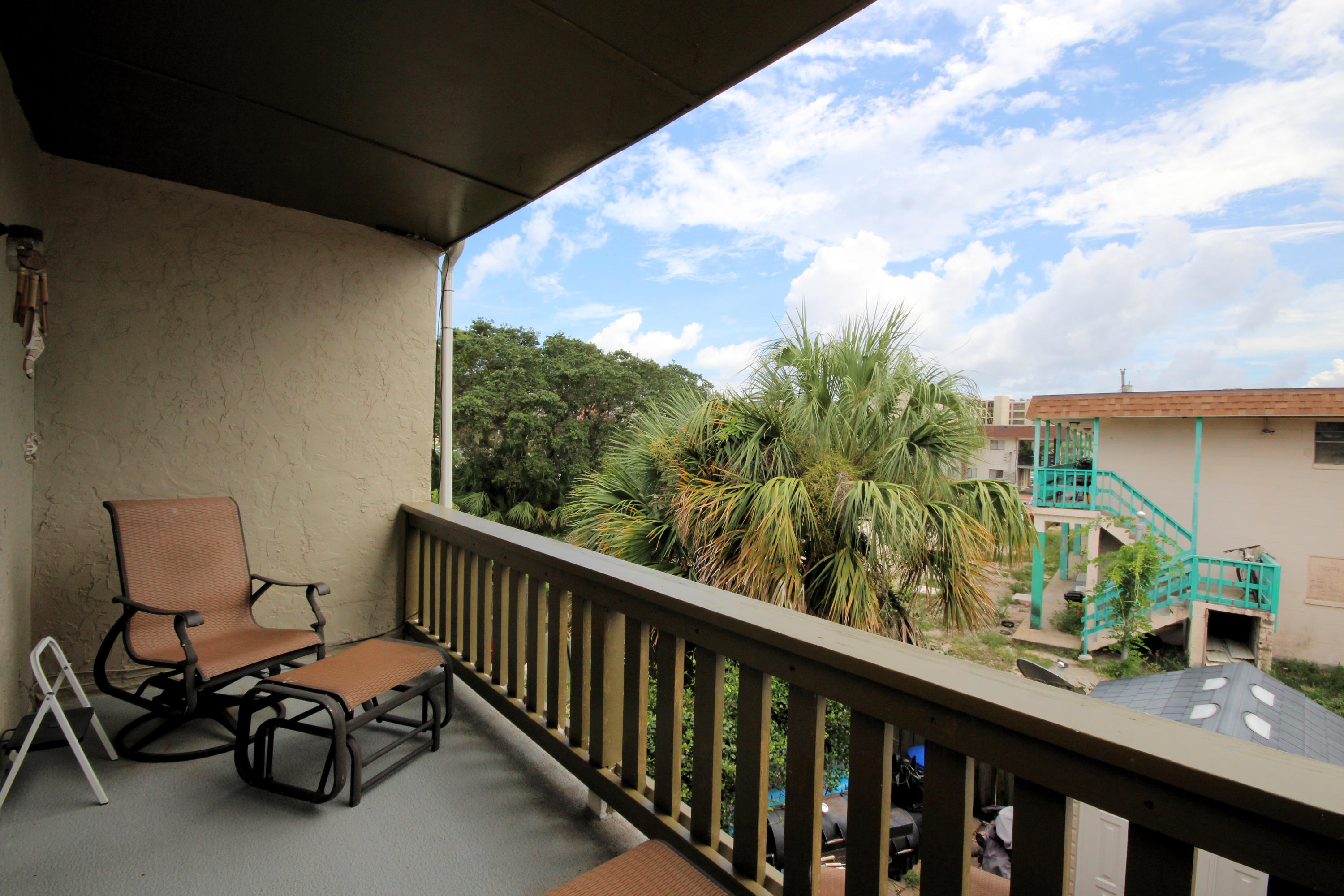 CHATEAU BY THE SEA - Residential