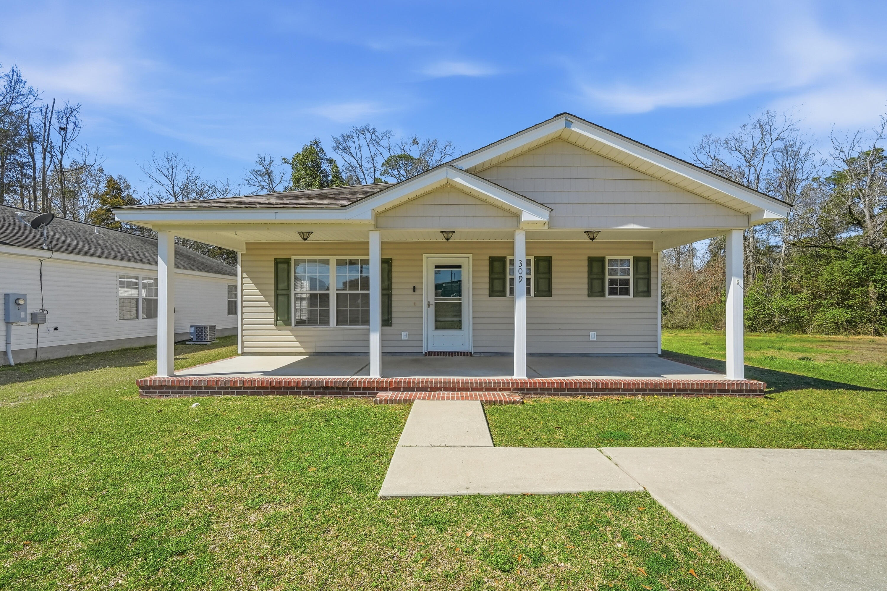 NO RECORDED SUBDIVISION - Residential