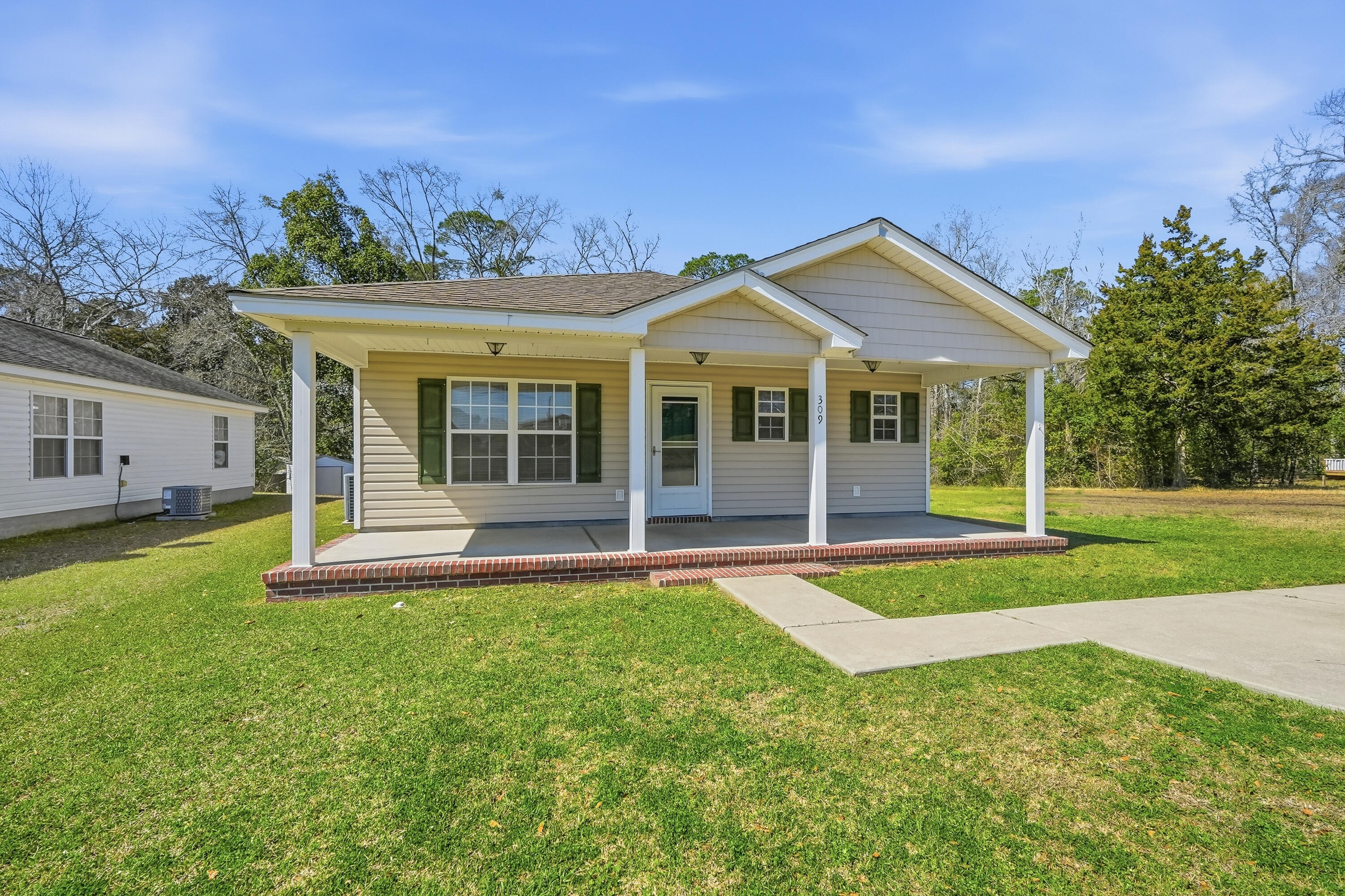 NO RECORDED SUBDIVISION - Residential