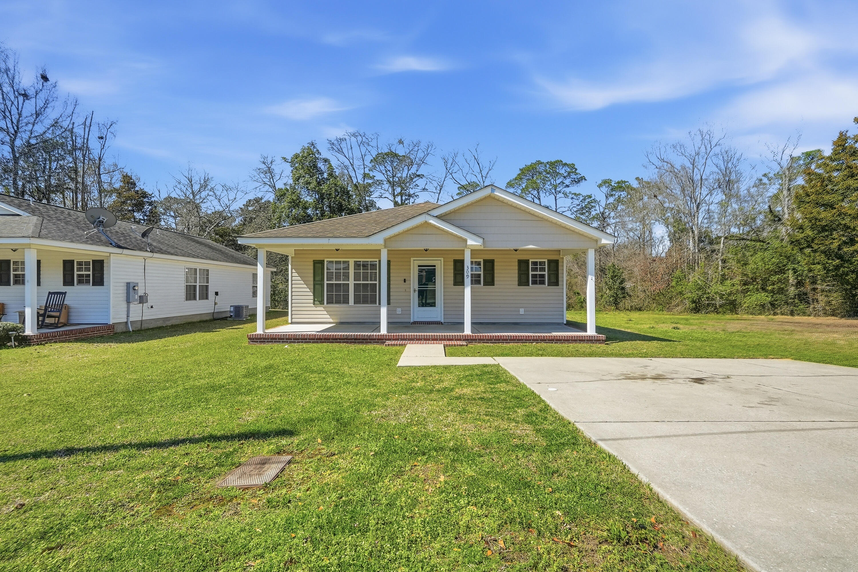 NO RECORDED SUBDIVISION - Residential