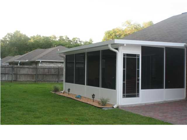 GOLDEN OAKS - Residential