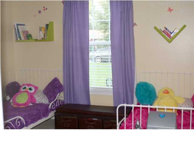 GOLDEN OAKS - Residential