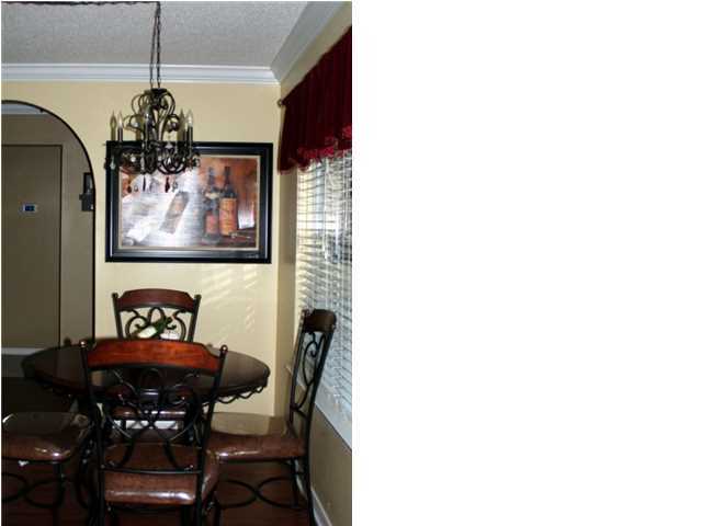 GOLDEN OAKS - Residential