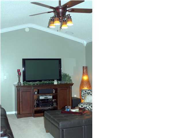 GOLDEN OAKS - Residential