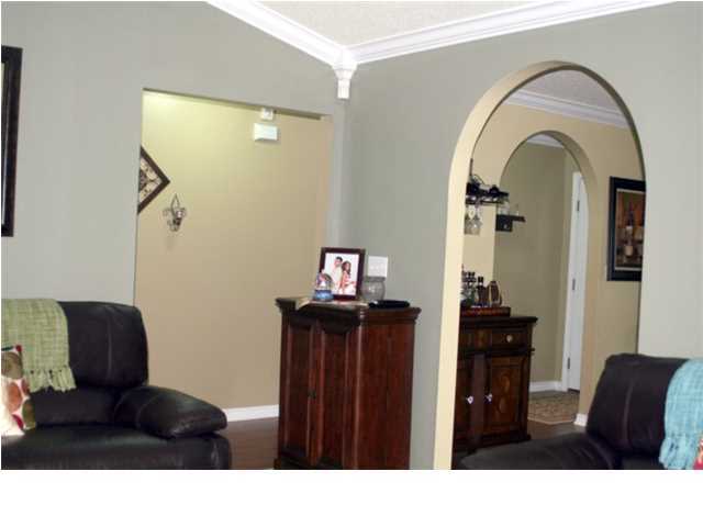 GOLDEN OAKS - Residential