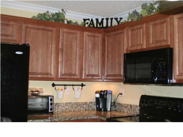 GOLDEN OAKS - Residential