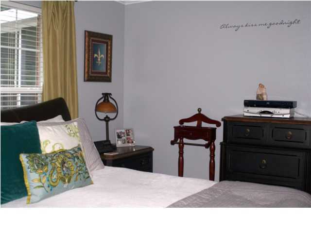 GOLDEN OAKS - Residential