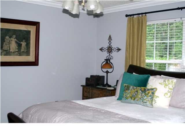 GOLDEN OAKS - Residential