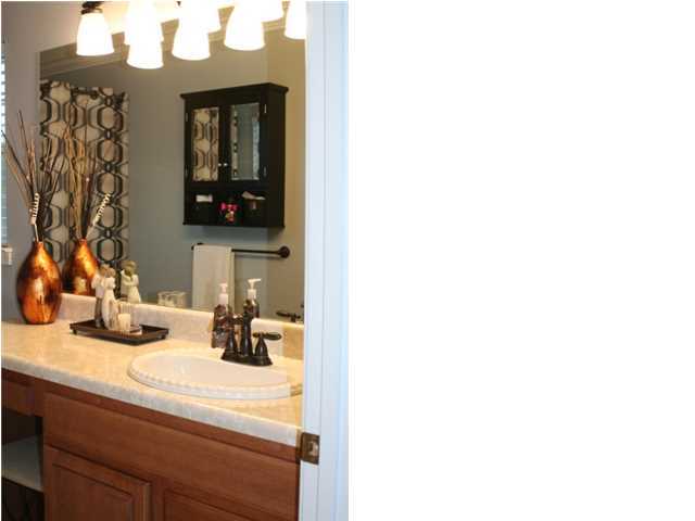 GOLDEN OAKS - Residential