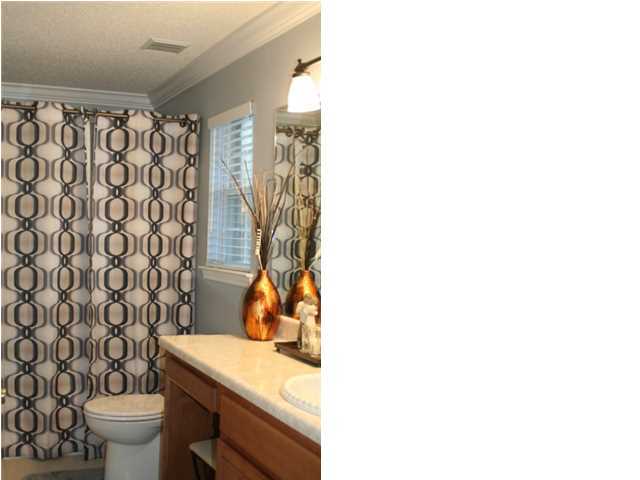 GOLDEN OAKS - Residential