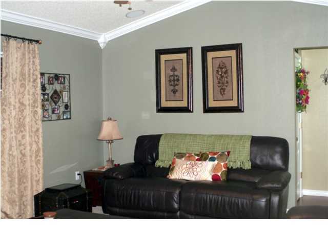 GOLDEN OAKS - Residential
