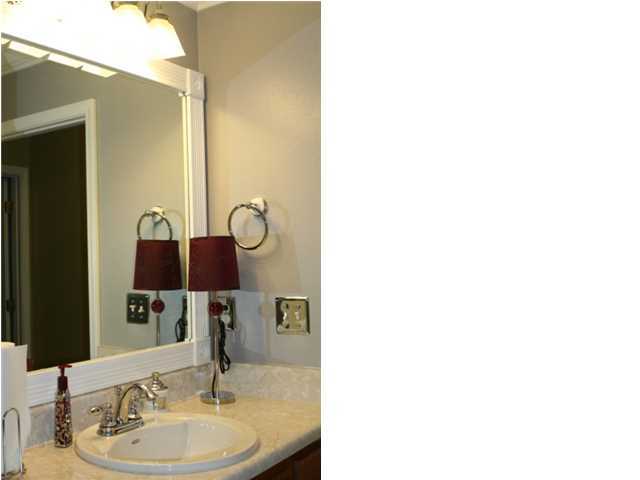 GOLDEN OAKS - Residential