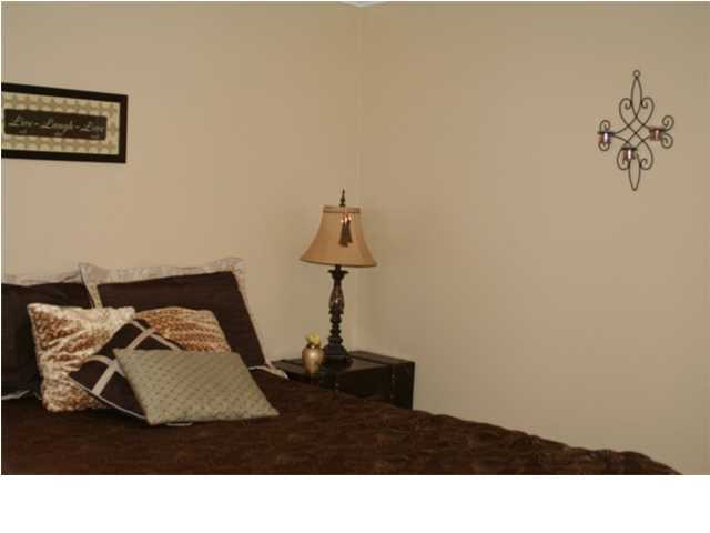 GOLDEN OAKS - Residential