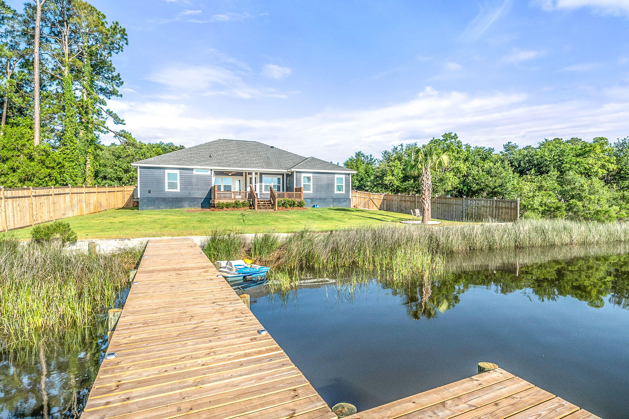 ROBLEDAL ESTATES - Residential