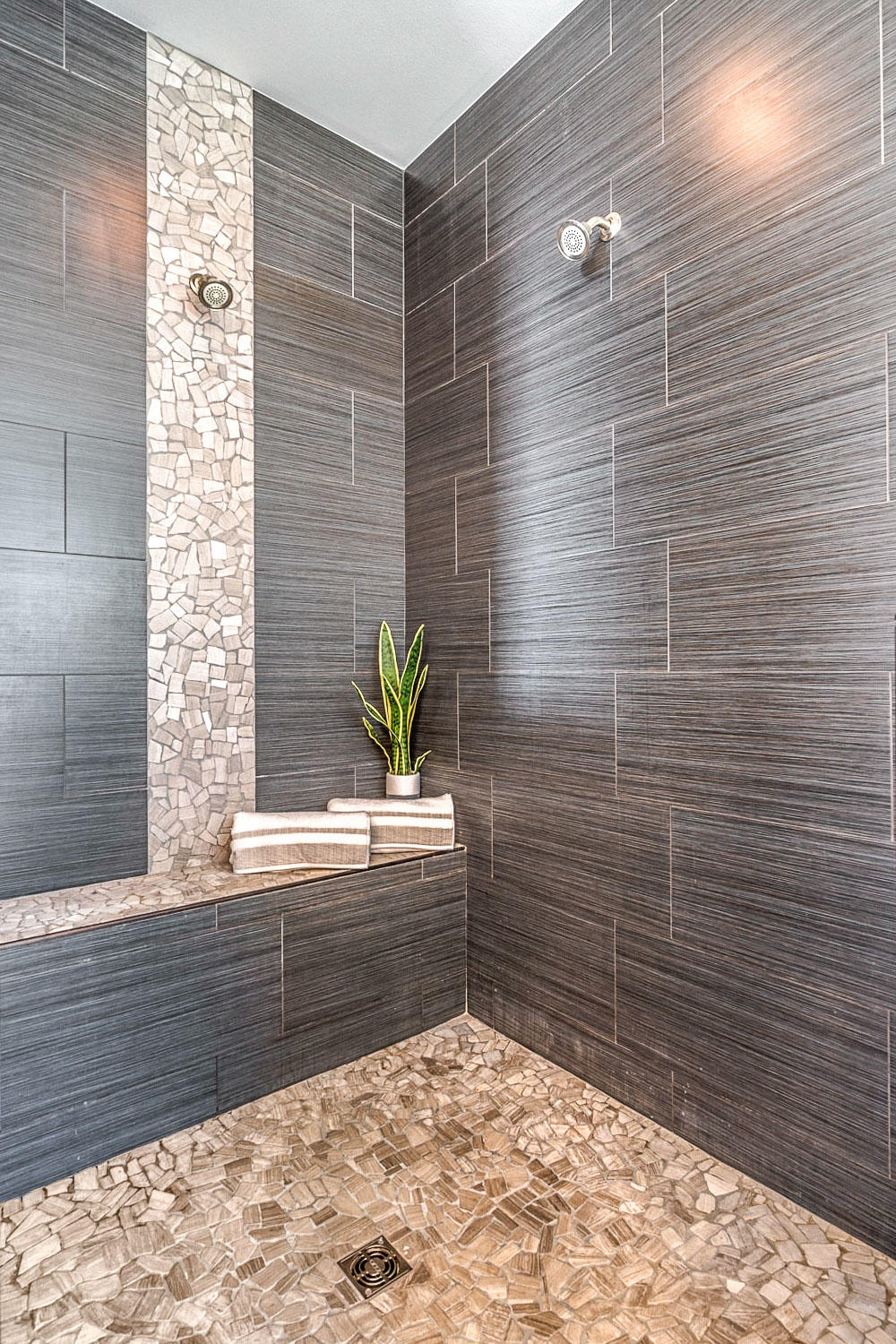 ROBLEDAL ESTATES - Residential