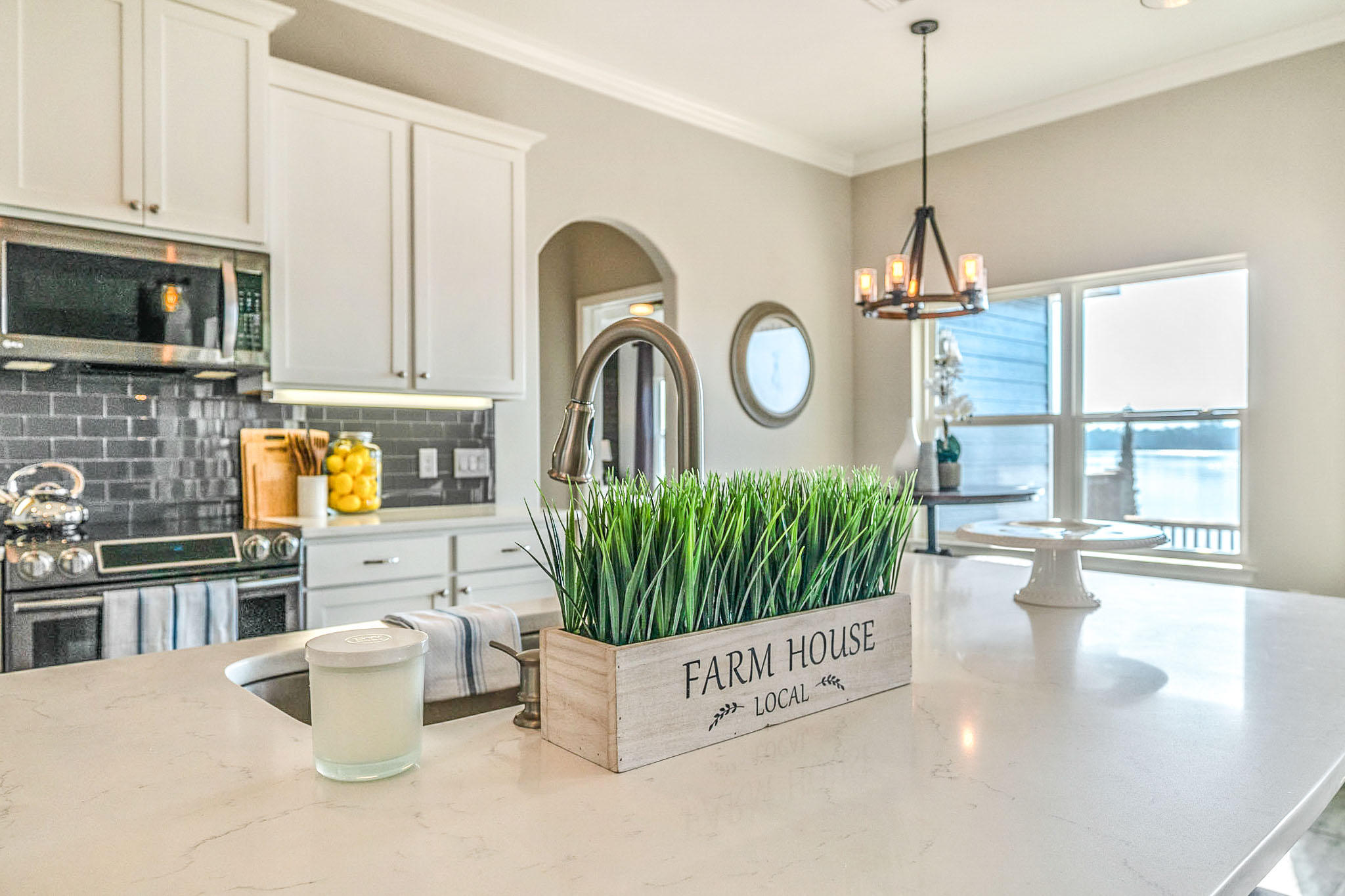 ROBLEDAL ESTATES - Residential