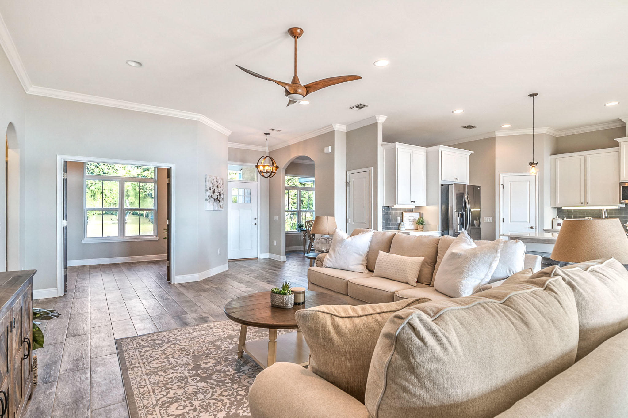 ROBLEDAL ESTATES - Residential