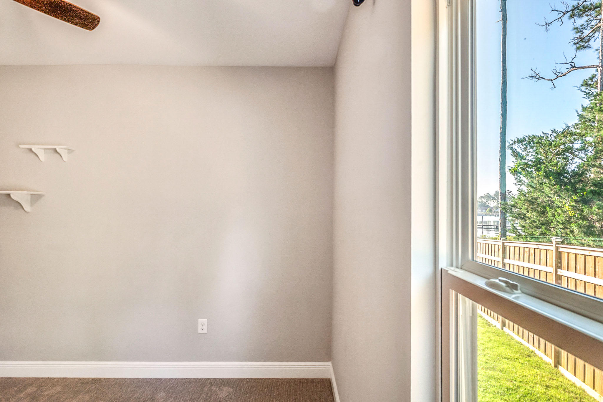 ROBLEDAL ESTATES - Residential