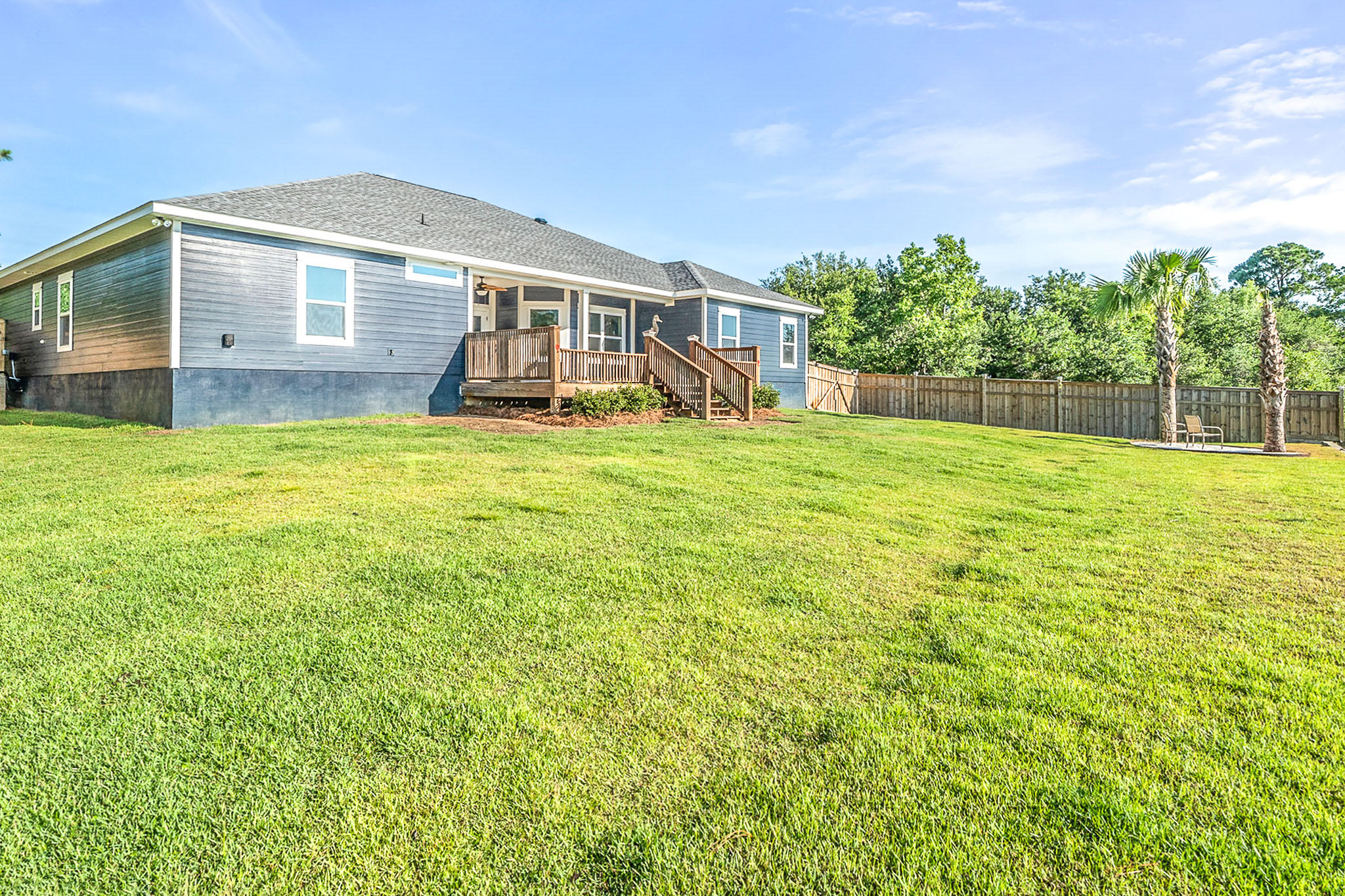 ROBLEDAL ESTATES - Residential