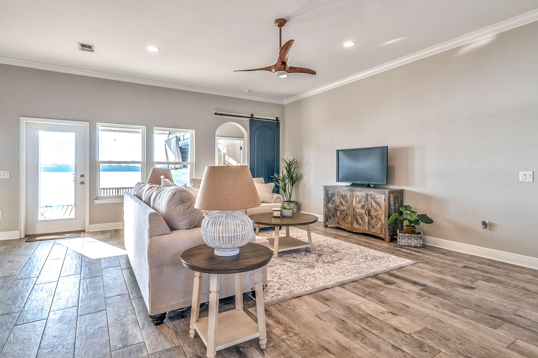 ROBLEDAL ESTATES - Residential