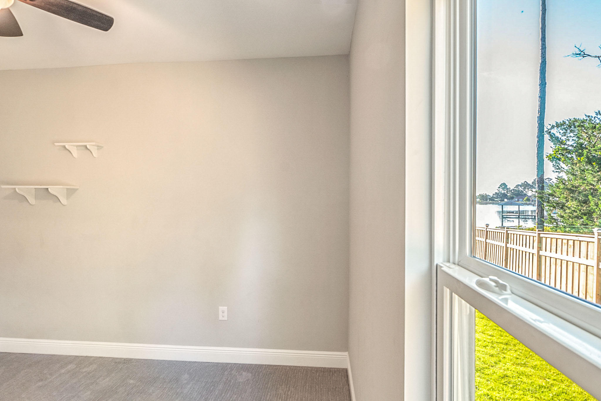 ROBLEDAL ESTATES - Residential