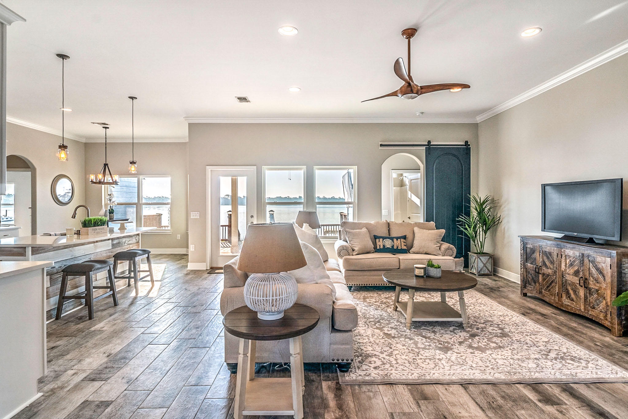 ROBLEDAL ESTATES - Residential