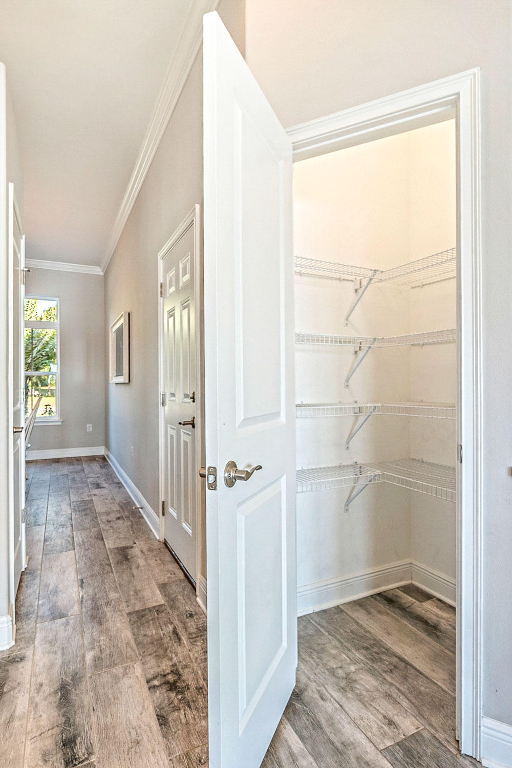 ROBLEDAL ESTATES - Residential