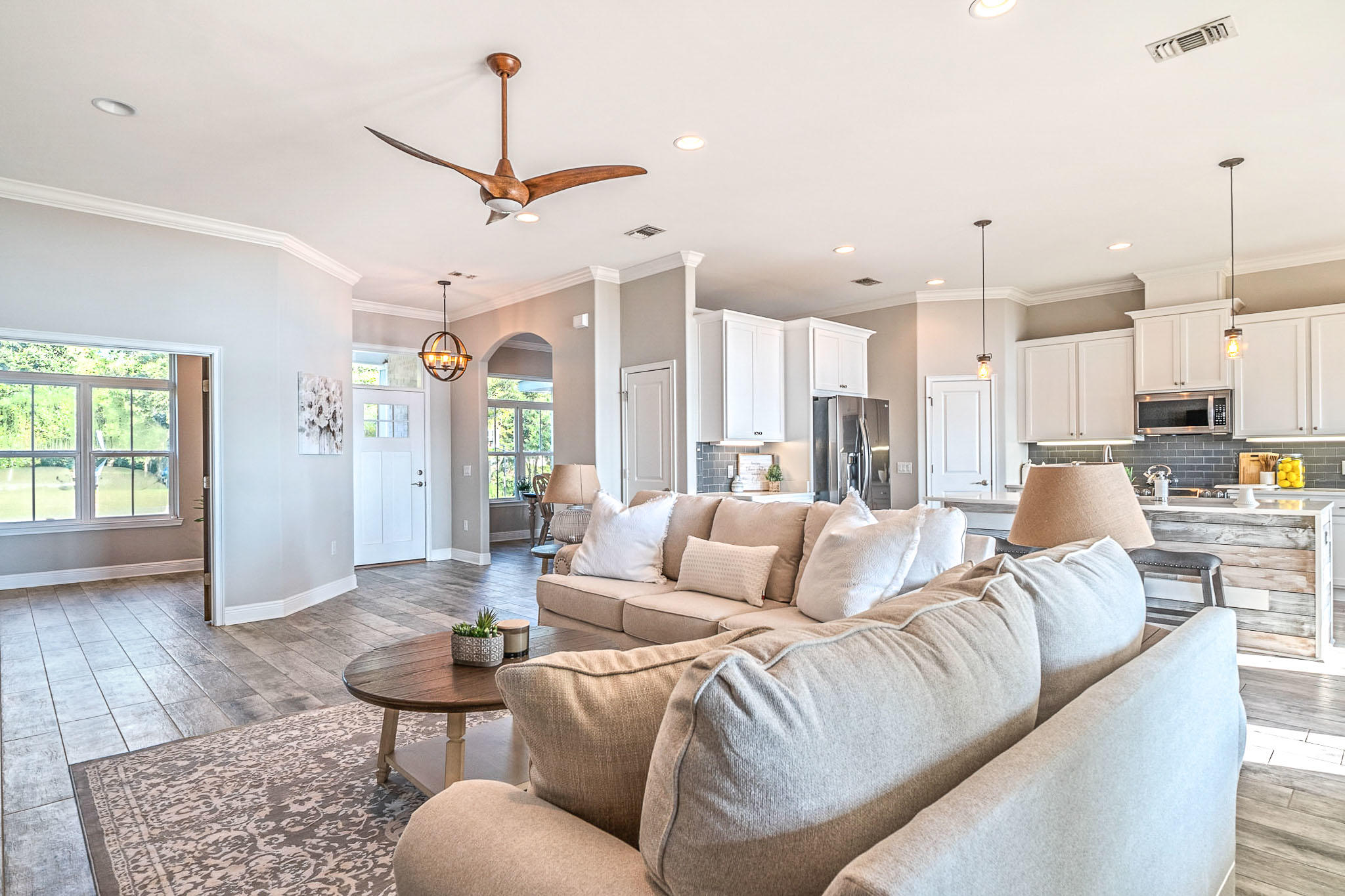 ROBLEDAL ESTATES - Residential