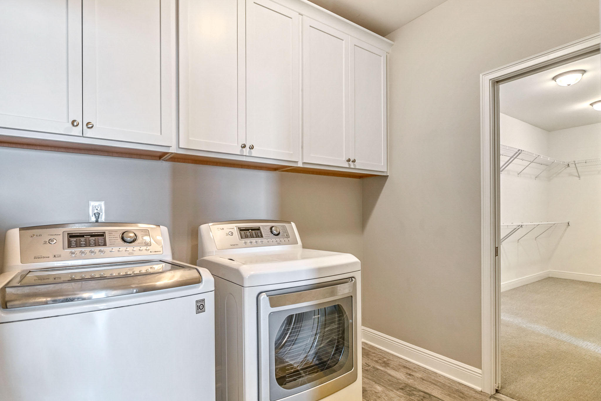 ROBLEDAL ESTATES - Residential