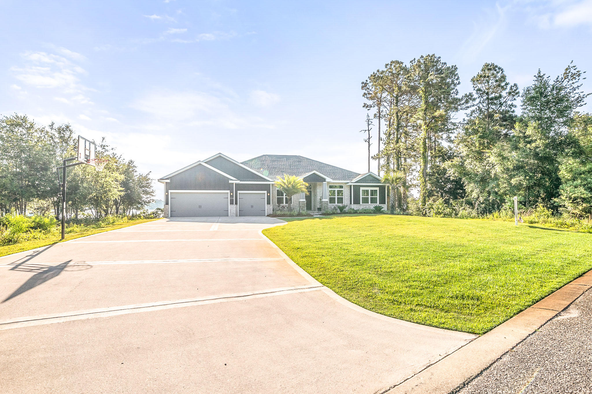 ROBLEDAL ESTATES - Residential