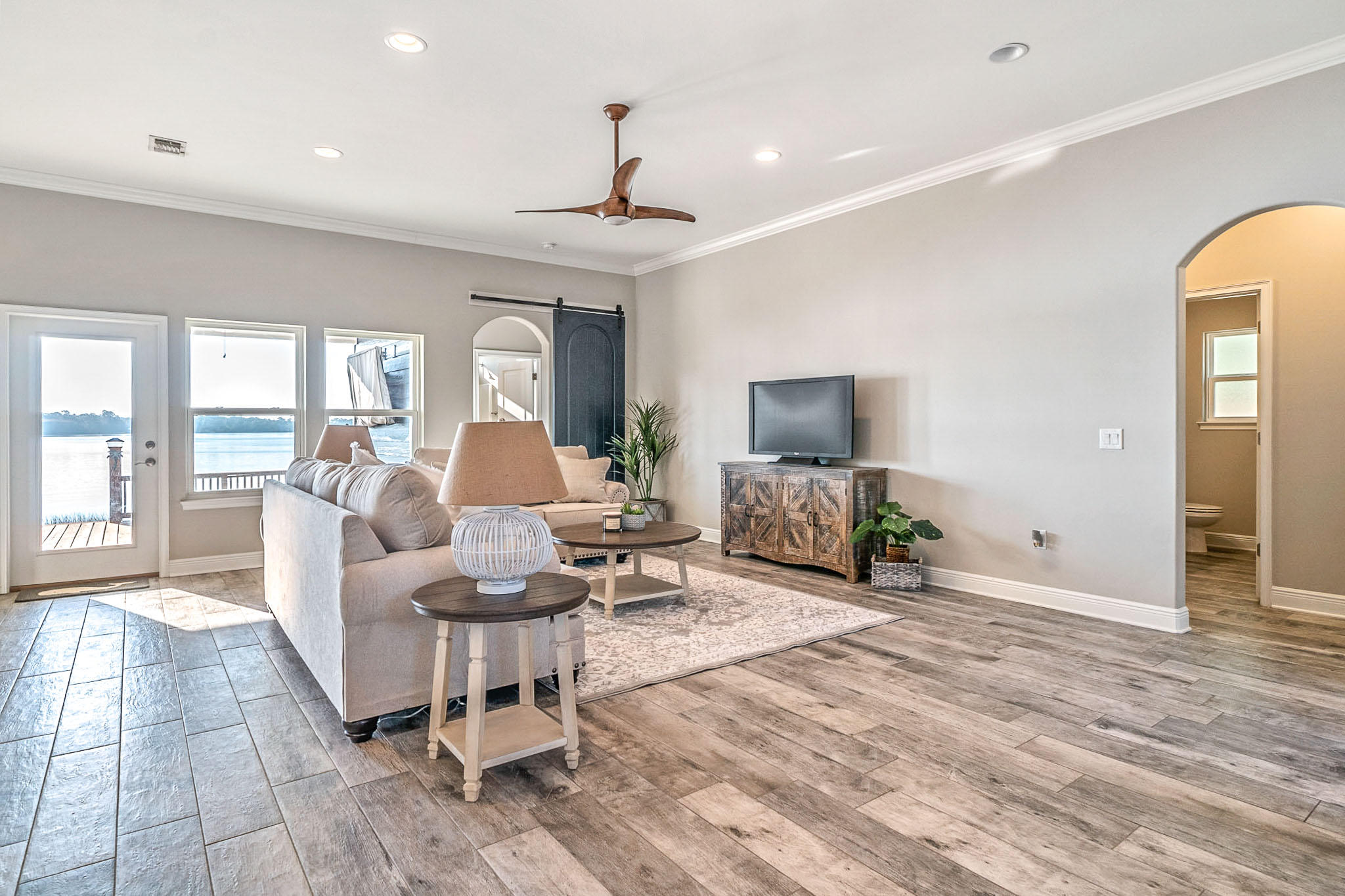 ROBLEDAL ESTATES - Residential