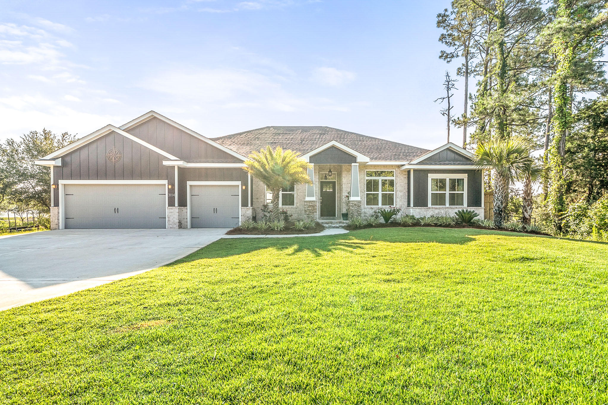 ROBLEDAL ESTATES - Residential