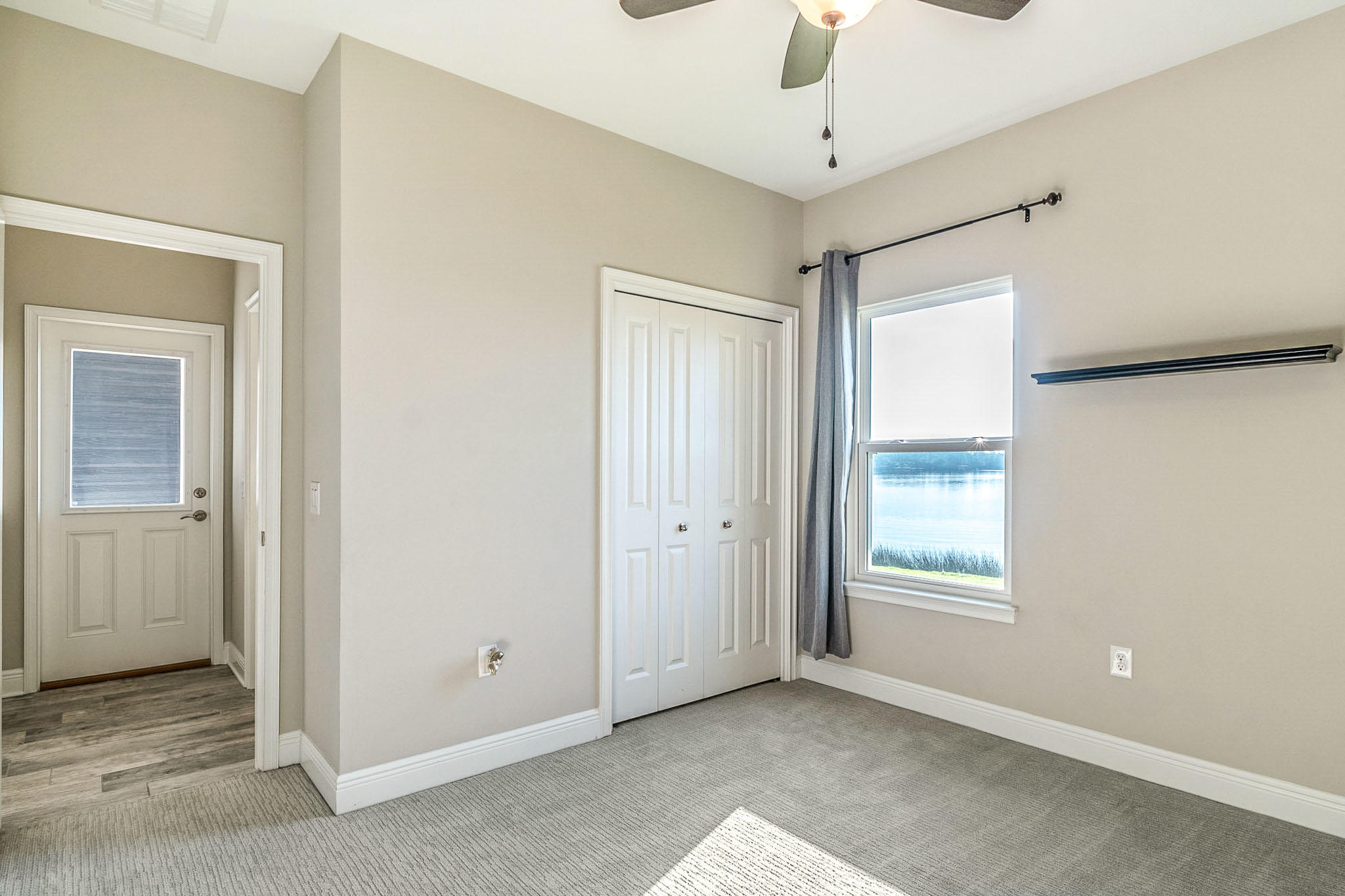 ROBLEDAL ESTATES - Residential