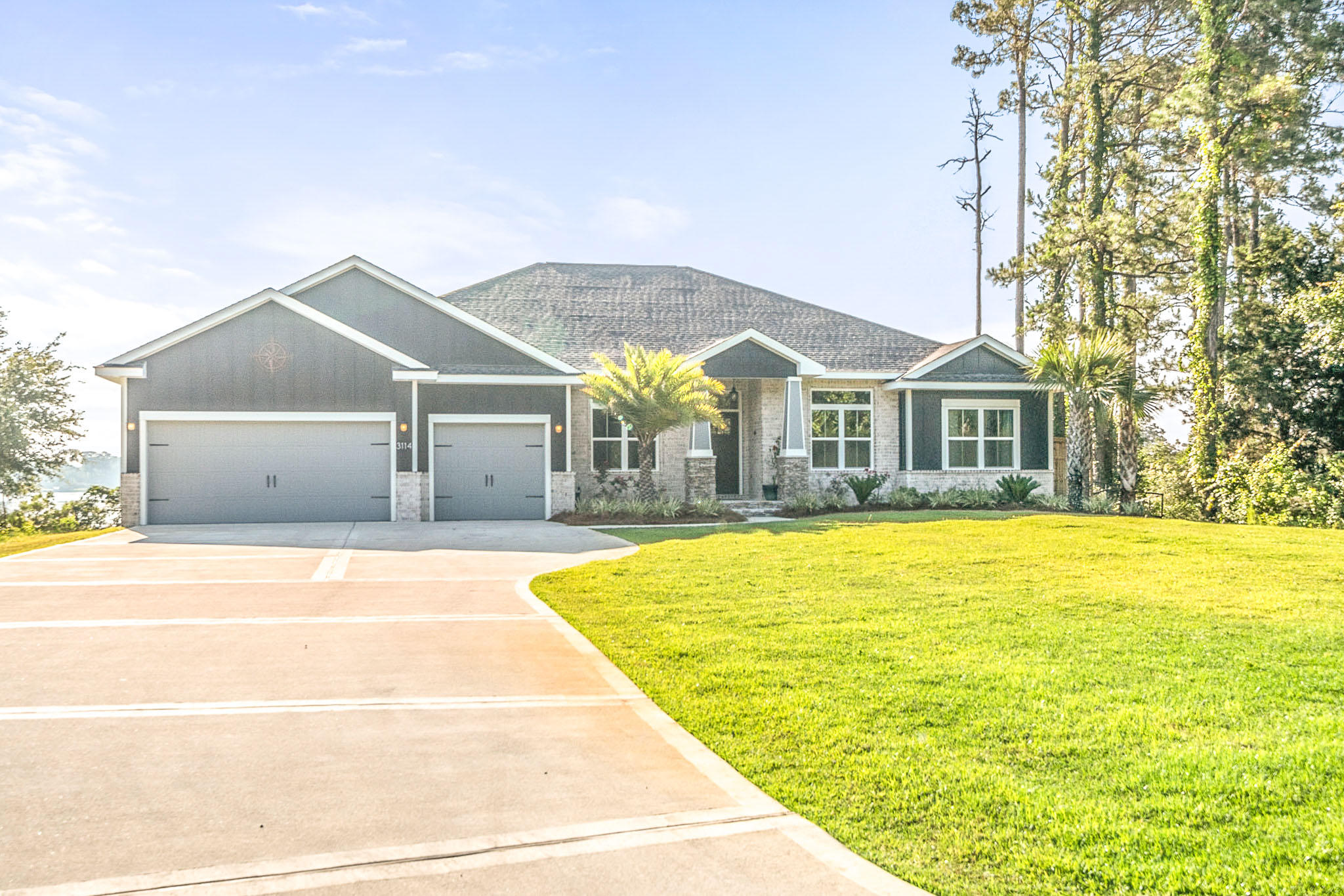 ROBLEDAL ESTATES - Residential