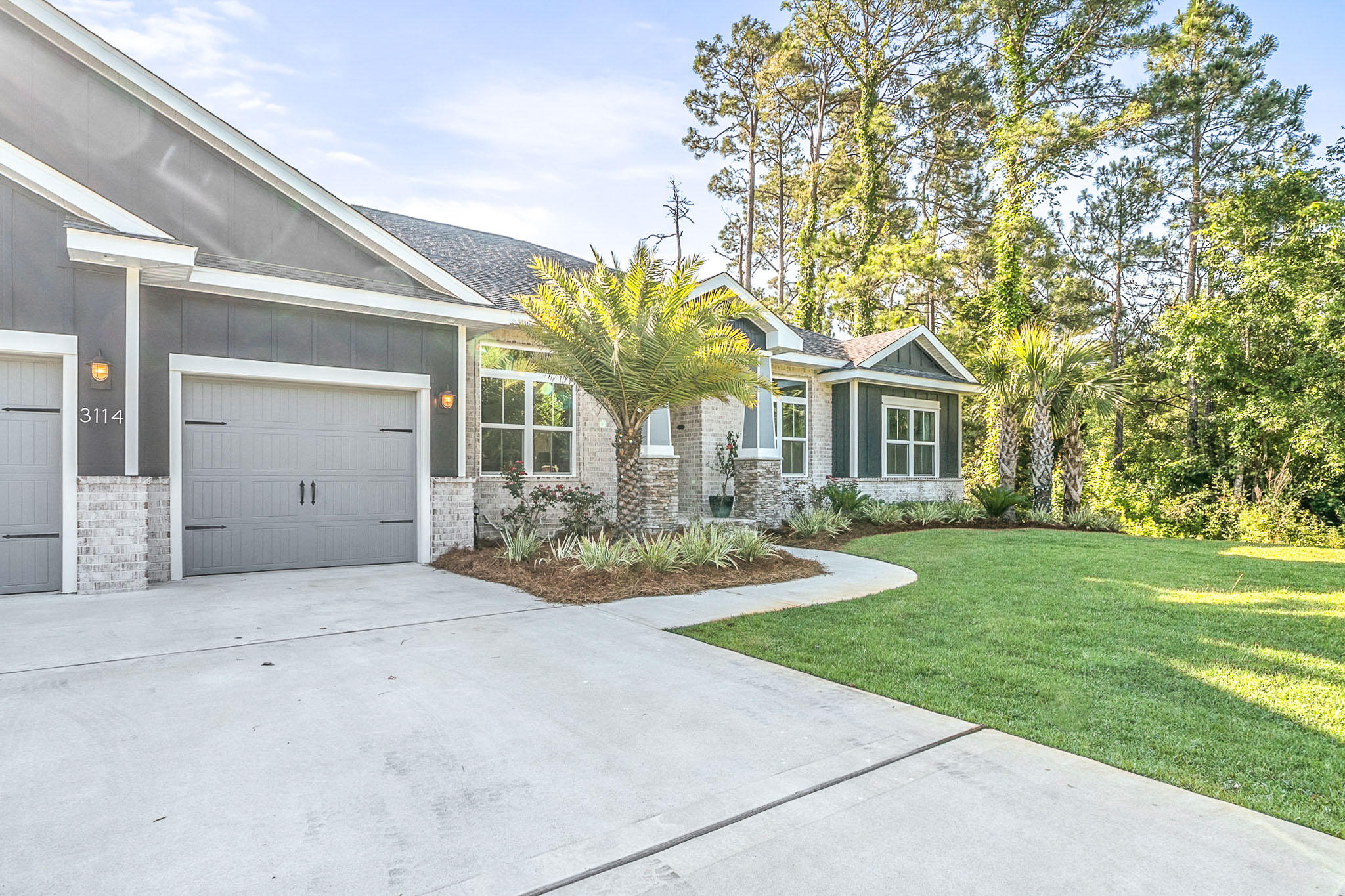 ROBLEDAL ESTATES - Residential