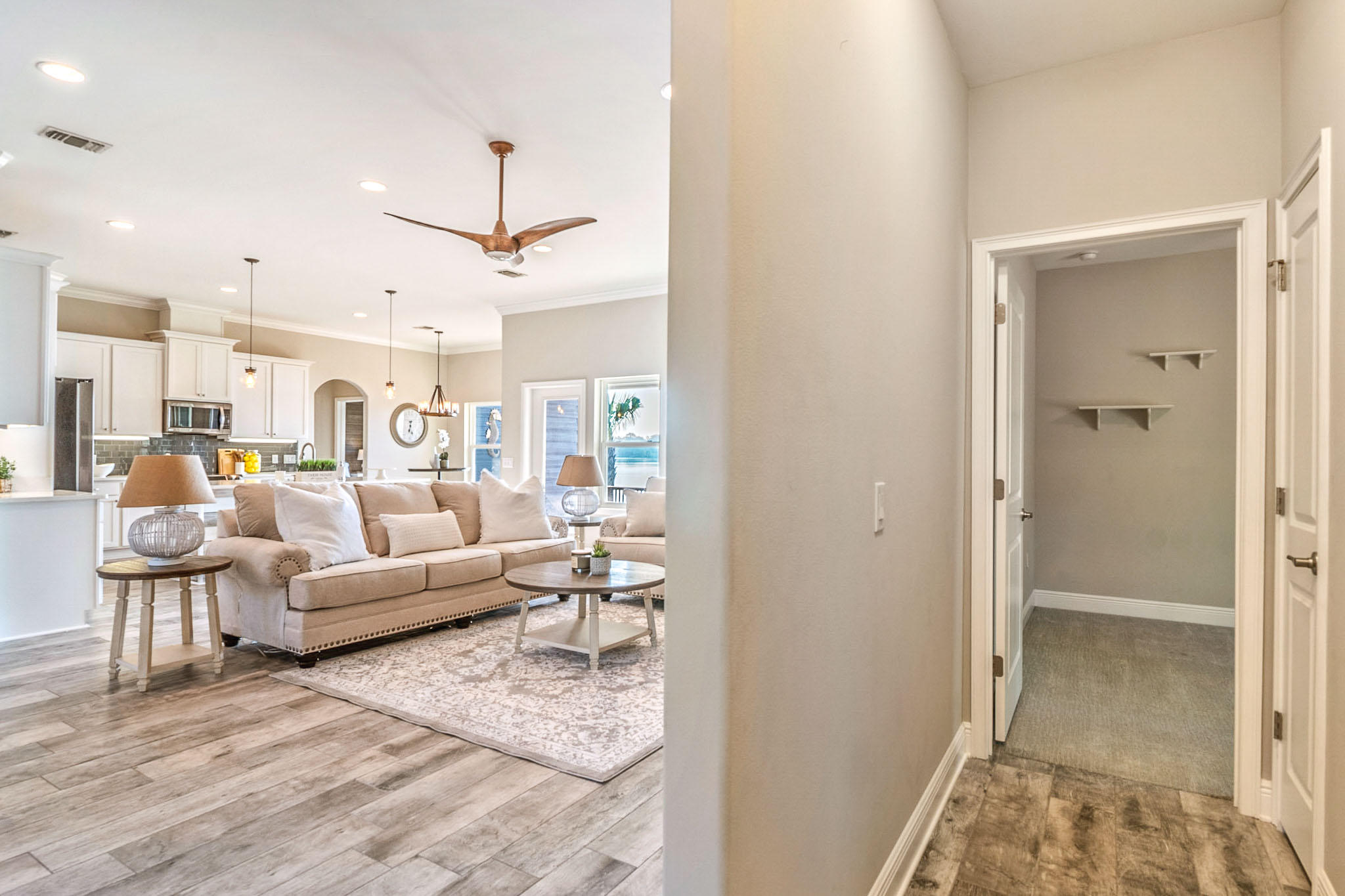 ROBLEDAL ESTATES - Residential