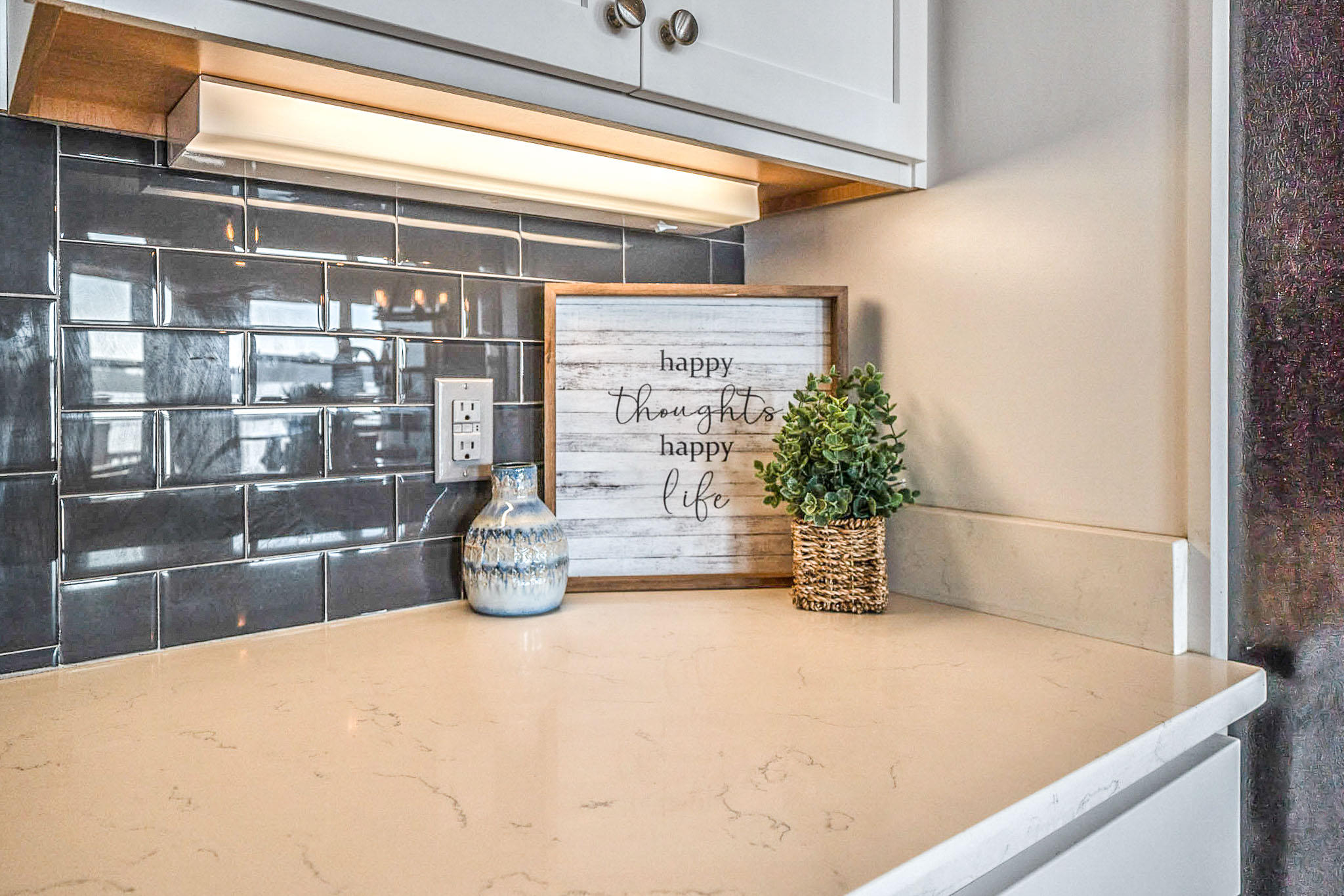 ROBLEDAL ESTATES - Residential